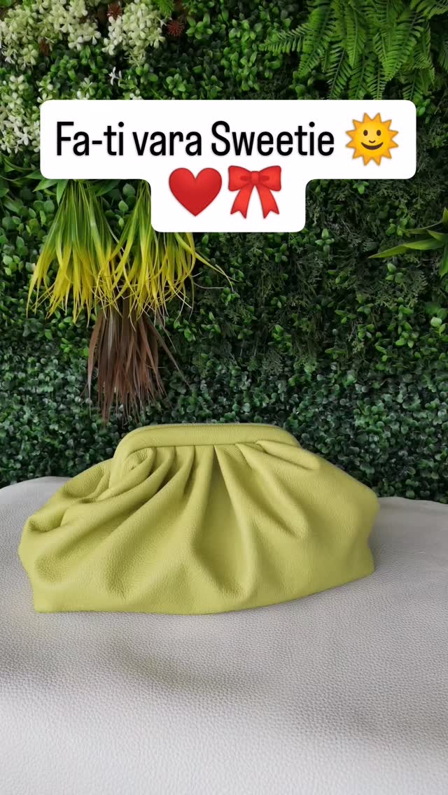 Fa-ti vara 🌞 Sweetie ❤️🎀
.
Poti comanda orice culoare si tip de piele iti doresti 🍀
.
whatsapp 0769657656
.
www.mcleather.ro
.
#gentidinpielelacomanda #genti #reduceri #mcleather #gentiocazie