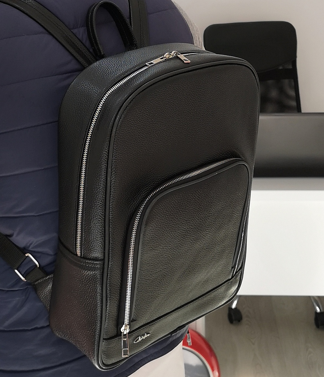 rucsac din piele naturală pentru laptop, cusături rezistente, lucrat manual